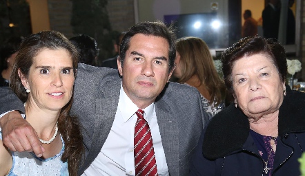  Laura, José Luis y María del Carmen Andrés.