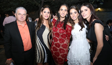  Mauricio Robles, Elisabetta Morales, Melissa y Lorena Andrés y Paulina Nieto.