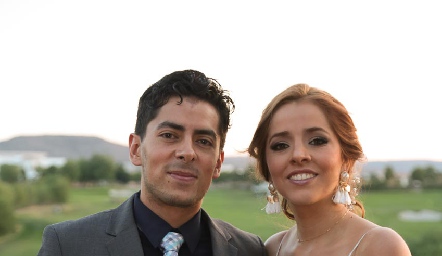  José Arturo y Paola Correa.