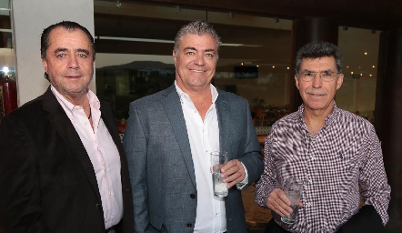  Enrique González, Roberto Lozano y Arturo Cadena.