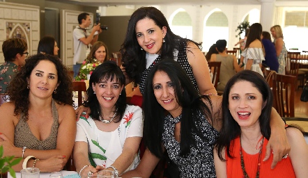  Alejandra Meade, Marusa Masa, Ana Irma Ramos, Patricia Rodríguez, y Samar Paulín.