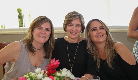  Martha Malo, Cecilia Bárcena y Ana Clara Bárcena.