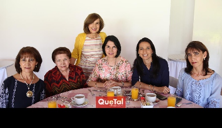  Silvia Ugalde, Raquel Chávez, Ángeles Ugalde de Mercado, Bertha Ugalde, Nora Albarrán y Angélica Ugalde.