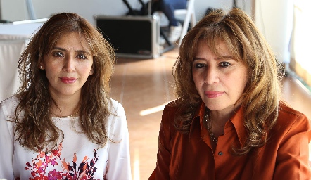  Sandra Valerio y Yolanda Valerio.