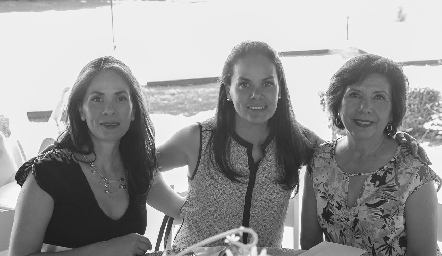  Gabriela Aranda, Lorena Aranda y Olga Mercado.