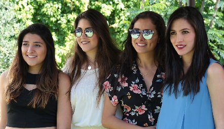  Pily Villanueva, Katia Díaz de León, Nadia González y Claudia Díaz de León.