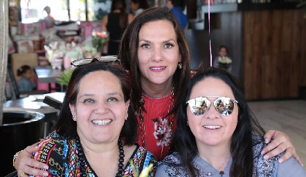  Gaby Espinosa, Claudia Revuelta y Claudia Álvarez.