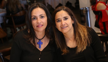  Raquel Jiménez y Mariel Quevedo.