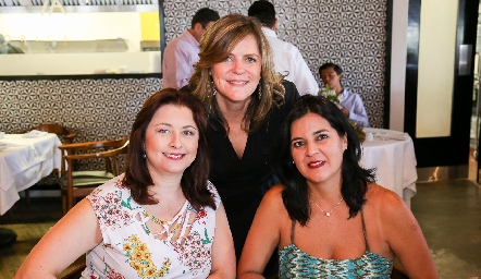  Laura Rodríguez, Martha Malo y Cynthia Sánchez.
