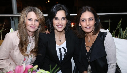  Karina Vita, Anilú Enríquez y Claudia Artolózaga.