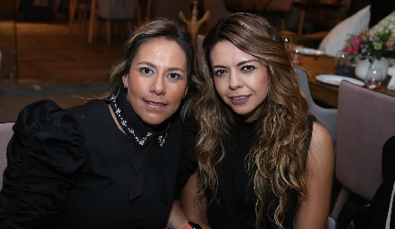  Michelle Zarur y Claudia Manzo.