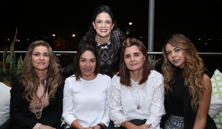 Margarita Sarquis, Martha Noblecía, Daniela Gutiérrez, Elsa Félix y Claudia Manzo.