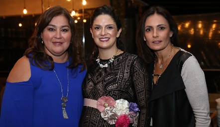  Deyanira Cázares, Daniela Gutiérrez y Claudia Artolózaga.