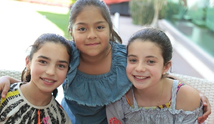  Camila, Andrea y Ana Sofi.