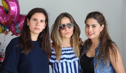  Daniela de la Fuente, Marcela Torres y Bárbara Berrones.