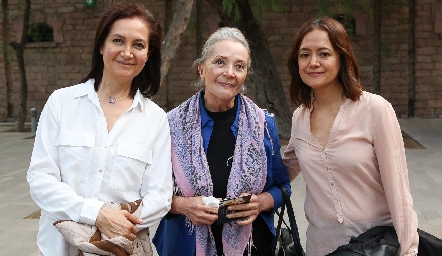  Laura Izaguirre, Elsa López y Elsa Izaguirre.
