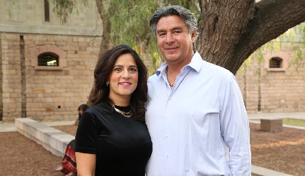  Alejandra Castillo y Eduardo Hermosillo.