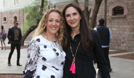  Bárbara Benavente y Ana Ibáñez.