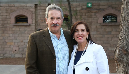  Fernando Navarro y Cecilia Sánchez.