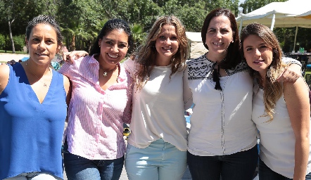  Michelle Zarur, Jessica Torres, Aurora Irigoyen, Claudia Martínez y Doris Ruesga.