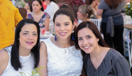  Marianela Ochoa, Vero González y Laura Saldaña.