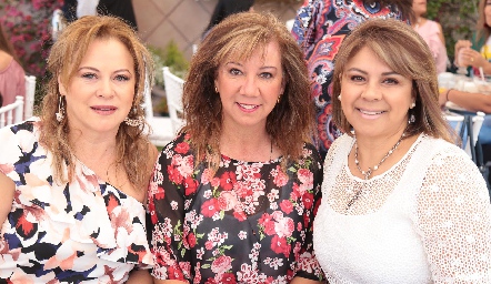 Lupita, Rosario y Minerva Díaz de León.
