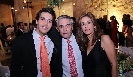  Mauricio Tobías, Chile Serrano y Mónica Gaviño.