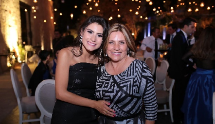  Tere Cadena con su mamá Tere Lastras.