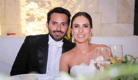  Andrés y Andrea, los recién casados.