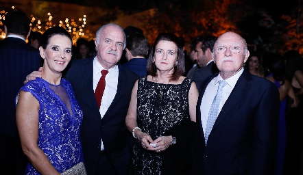  Pilar Martínez, Alejandro Hernández, Verónica Hernández y Ernesto Martínez.