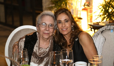  Silvia Naya y Mónica Gaviño.