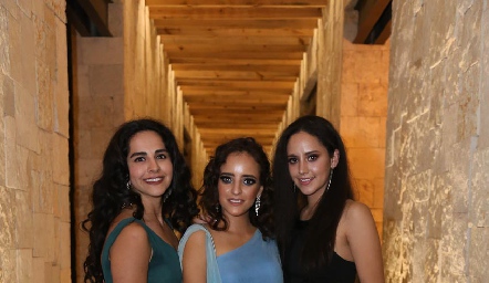  Claudia Estrada, Isa Torres y Pau Silos.