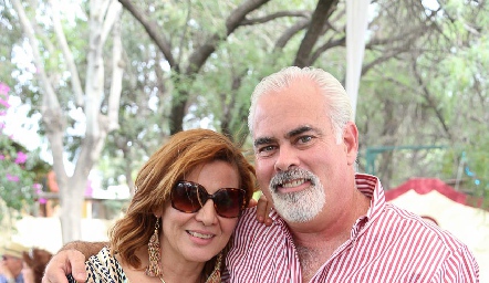  Cecilia Morales y Roberto Cummings.