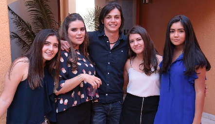  Andrea Salazar, Carlota de la Garza, Patricio Rodríguez, Regis Martínez y Ana Pau Lafuente.