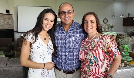 Sandra Villalobos, Alejandro Villalobos y Sandra Estúa.