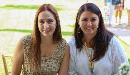  Gabriela Barrera y Pili García.