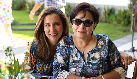  Ana Teresa Baltierra y Estela Tobías .