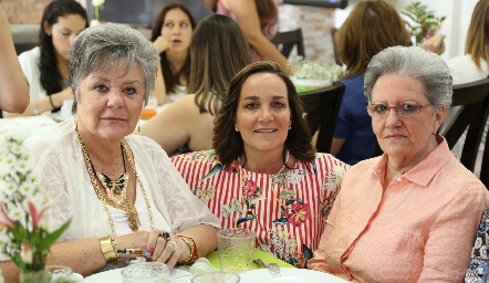 Elsa, Sandra Estúa y Enriqueta Mendiola.