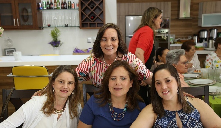  Sandra Estúa, Gabriela González, Patricia Wizar y Adriana Alonso.