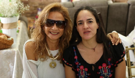  Beatriz Rangel y Nancy Puente.