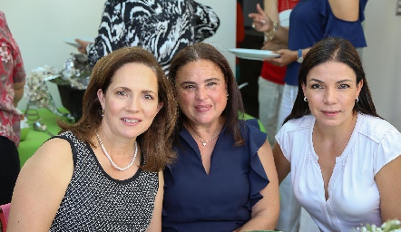 Martha Padilla, Alicia Madrazo y Lulú Salvatierra.