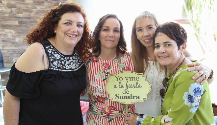  Silvia, Sandra Estúa, Mercedes Hunter y Tita García .
