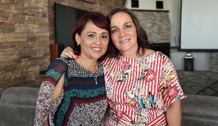 Irma Gil y Sandra Estúa.