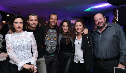  Marisol de la Maza, Carlos de los Santos, Miguel y Lorena Fernández, María José Abaroa y Gabriel de la Maza.