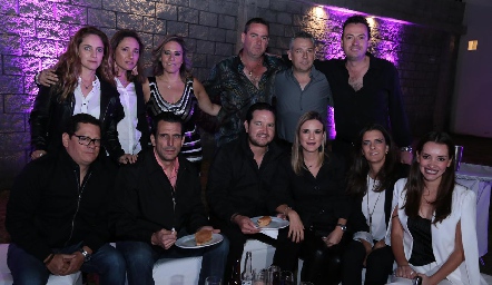  Viviana Navarro, María José Abaroa, Michelle Zarur, Emilio Heinze, Héctor Galán, Ulises Artolózaga, Checo Quibrera, Javier Fernández, Héctor Vázquez, Sandra Pérez, Daniela Rivero y Paloma González.