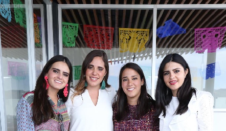  Adriana Olmos, Sofía Ascanio, Pau y Daniela de los Santos.