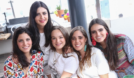  Daniela de los Santos, Maribel Rodríguez, Nabil Sáenz, Sofía Ascanio y Adriana Olmos.