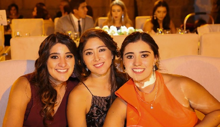  Pili Villanueva, Marce Villarreal y Sofía Faz.