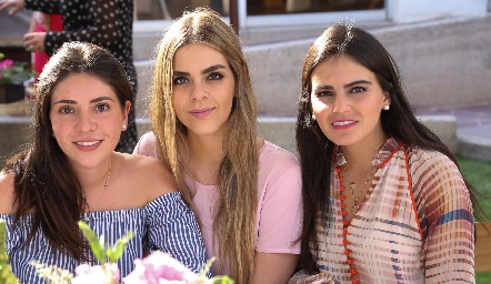  Cristina Lorca, Claudia Mahbub y Adriana Olmos.