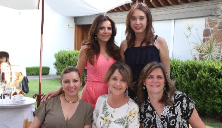  Claudia de los Santos, Betilú Sánchez, Hilda Rodríguez, Claudia Toledo y Martha Malo.